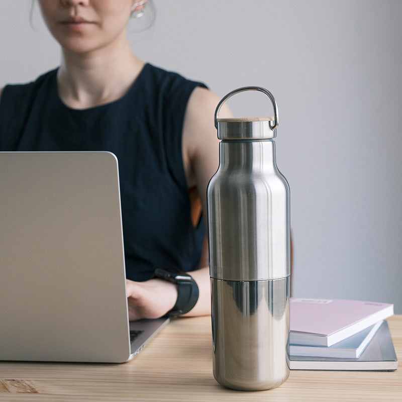 20oz-rise-reflect-with-bamboo-cap-g9 20oz_rise_reflect_desk_laptop_square.jpg