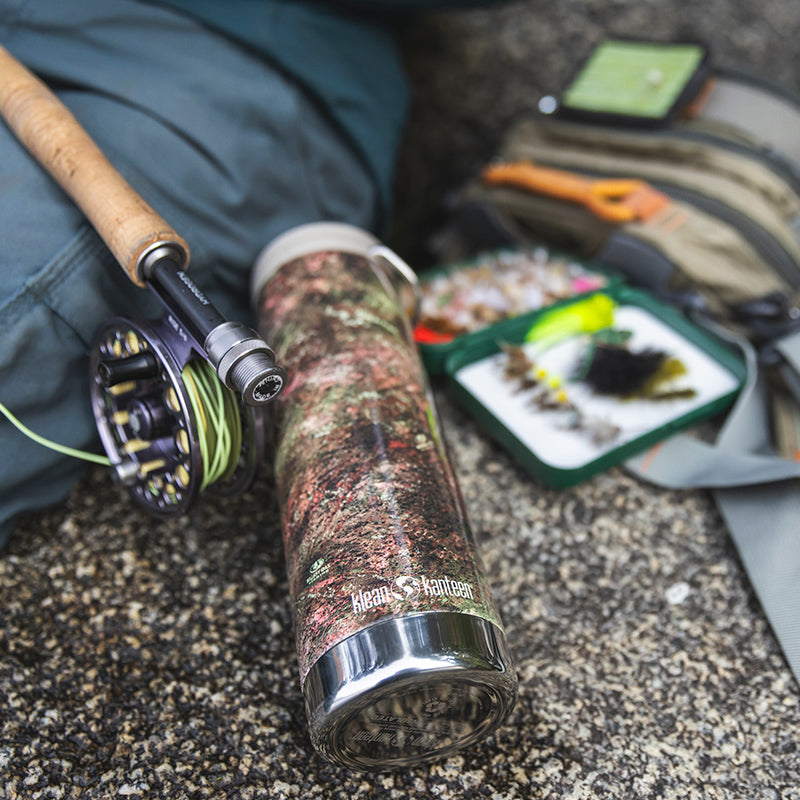 20oz-tkwide-with-cafe-cap-mossy-oak-f8 20oz_tumbler_mossyoak_rainbowtrout_flyfish_top_square.jpg