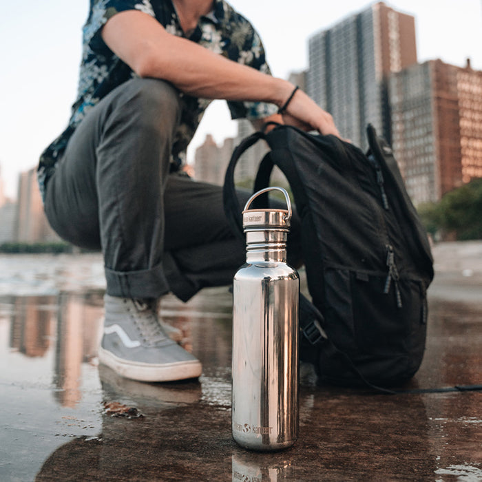 27oz-reflect-with-bamboo-cap-k6 K27SSLRF-MS-BAMBOO_reflect-bottle_city_lifestyle_ff882516-9bd8-49cf-b515-736a0a9c889f.jpg