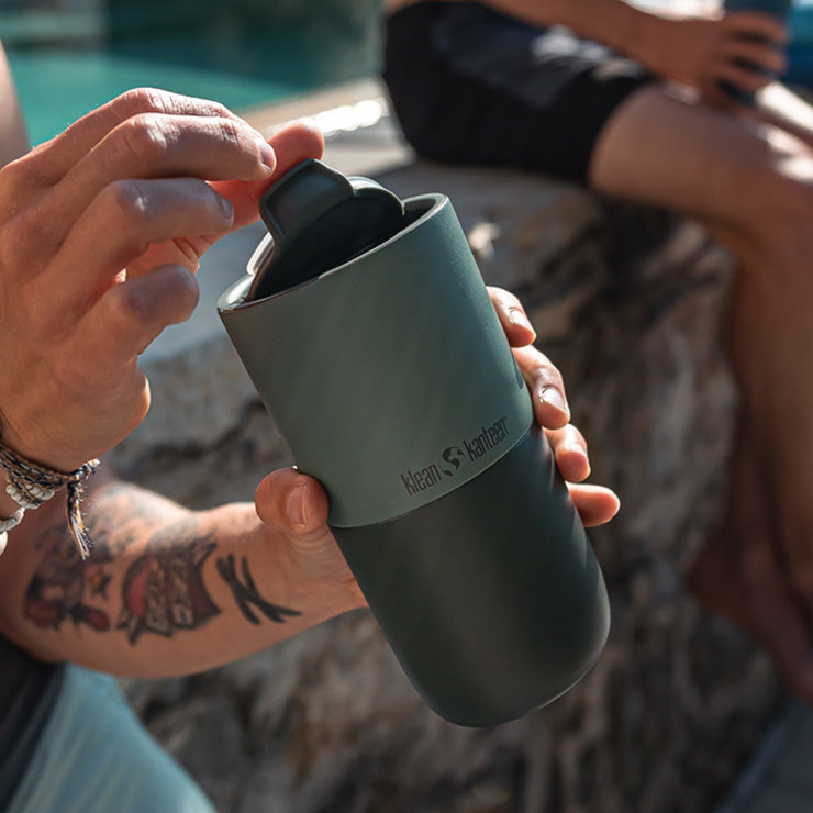 flip-lid-f1 rise_flip_lid_small_tumbler_open.jpg