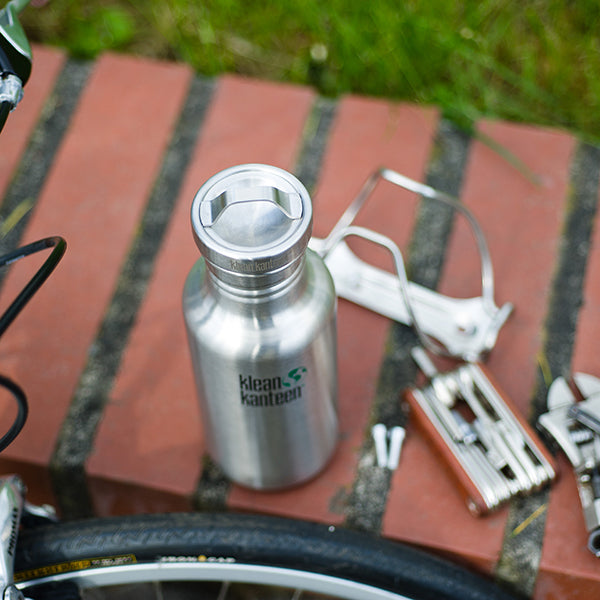 classic-steel-loop-cap-d4 stainless_bottle_cap_bike_parts_lifestyle.jpg