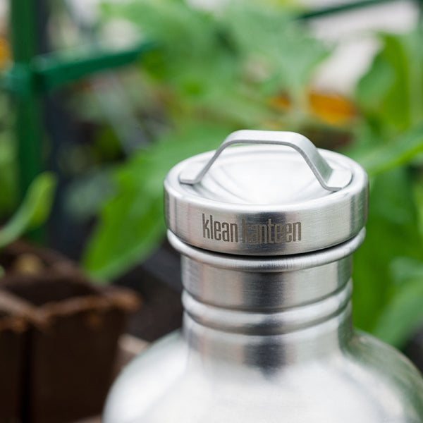 classic-steel-loop-cap-d4 stainless_cap_garden_lifestyle.jpg