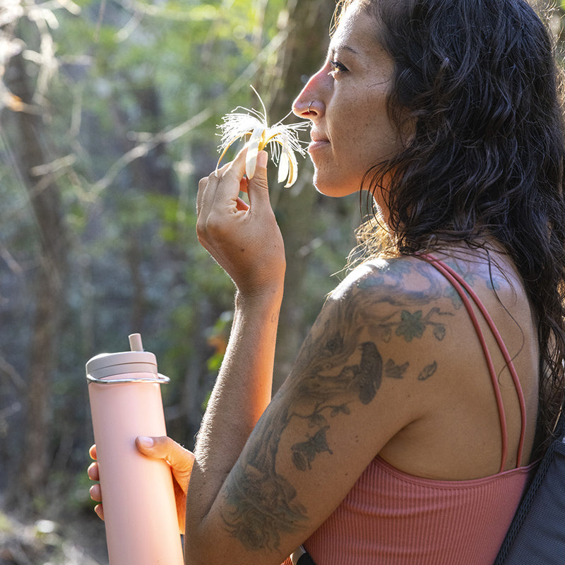20oz-tkwide-made-to-do-more-bundle-r6 tkwide_20oz_insulated_bottle_twist_woman_flower_costarica_square.jpg